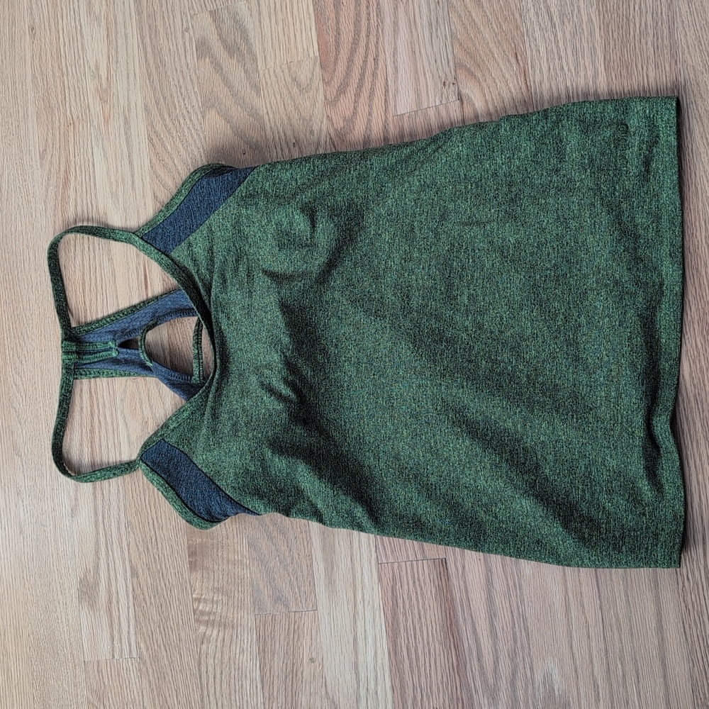 Patagonia women's xs green workout tank built in bra